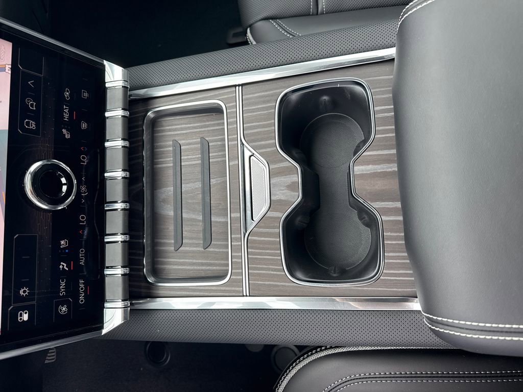 2025 GMC Sierra EV Denali - Photo 27