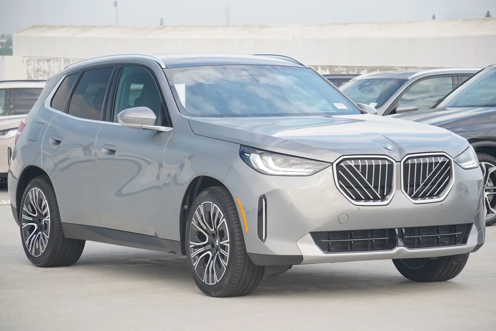 Used 2026 Gray BMW 30 xDrive image 3