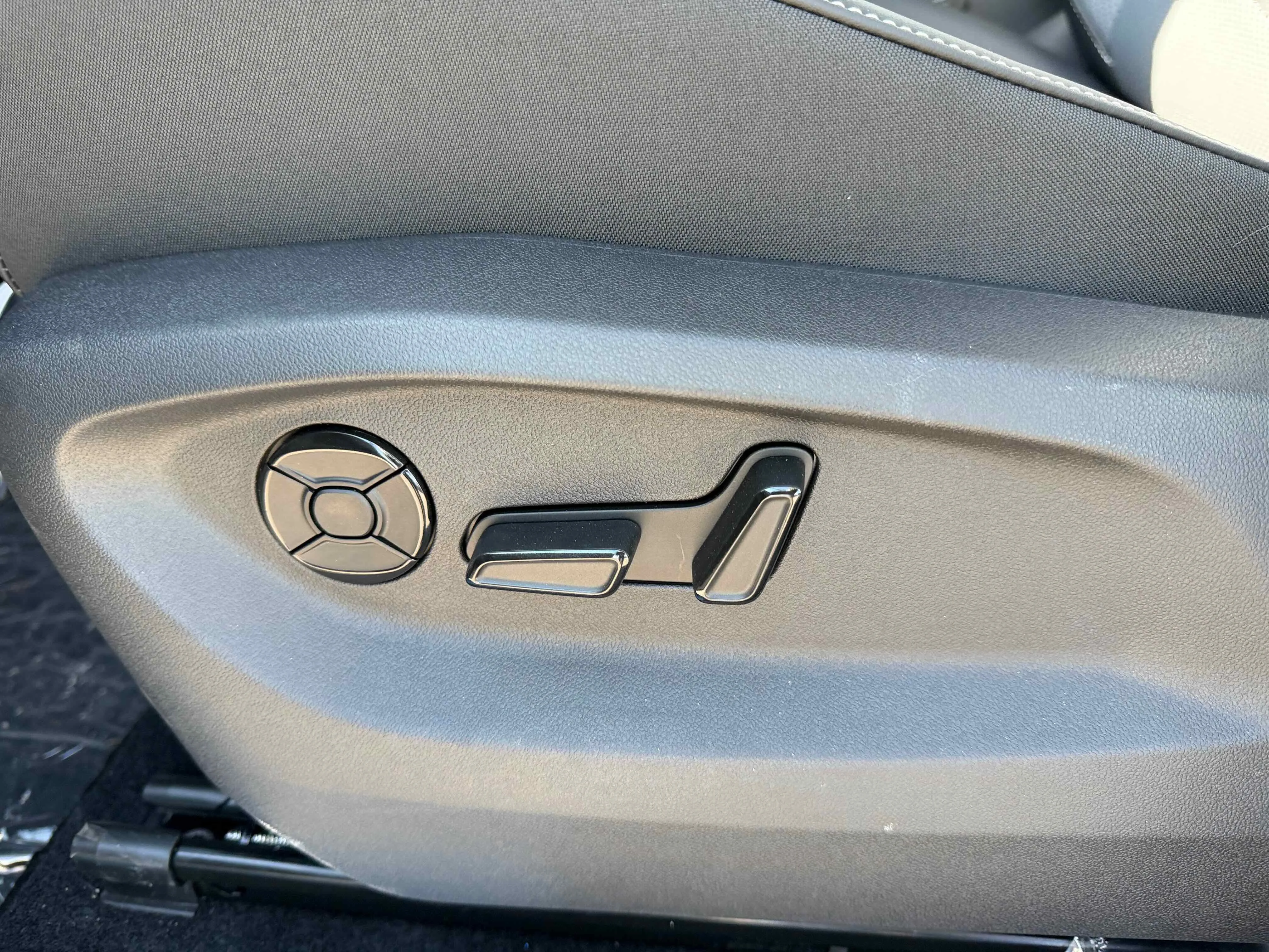 New 2026 Silver Volkswagen SE image 14