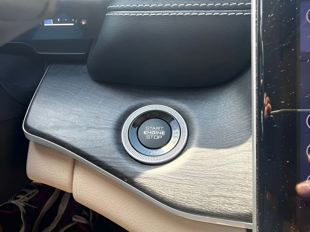 Used 2022 White Jeep Limited image 13