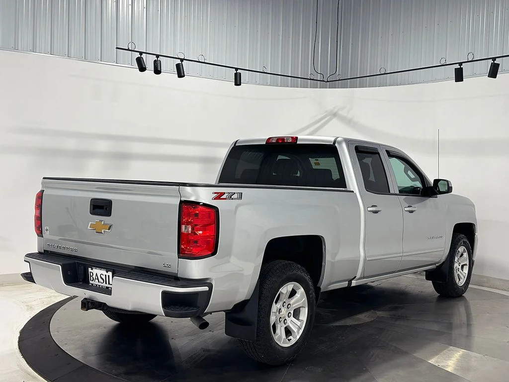 Used 2019 Silver Chevrolet LT image 11
