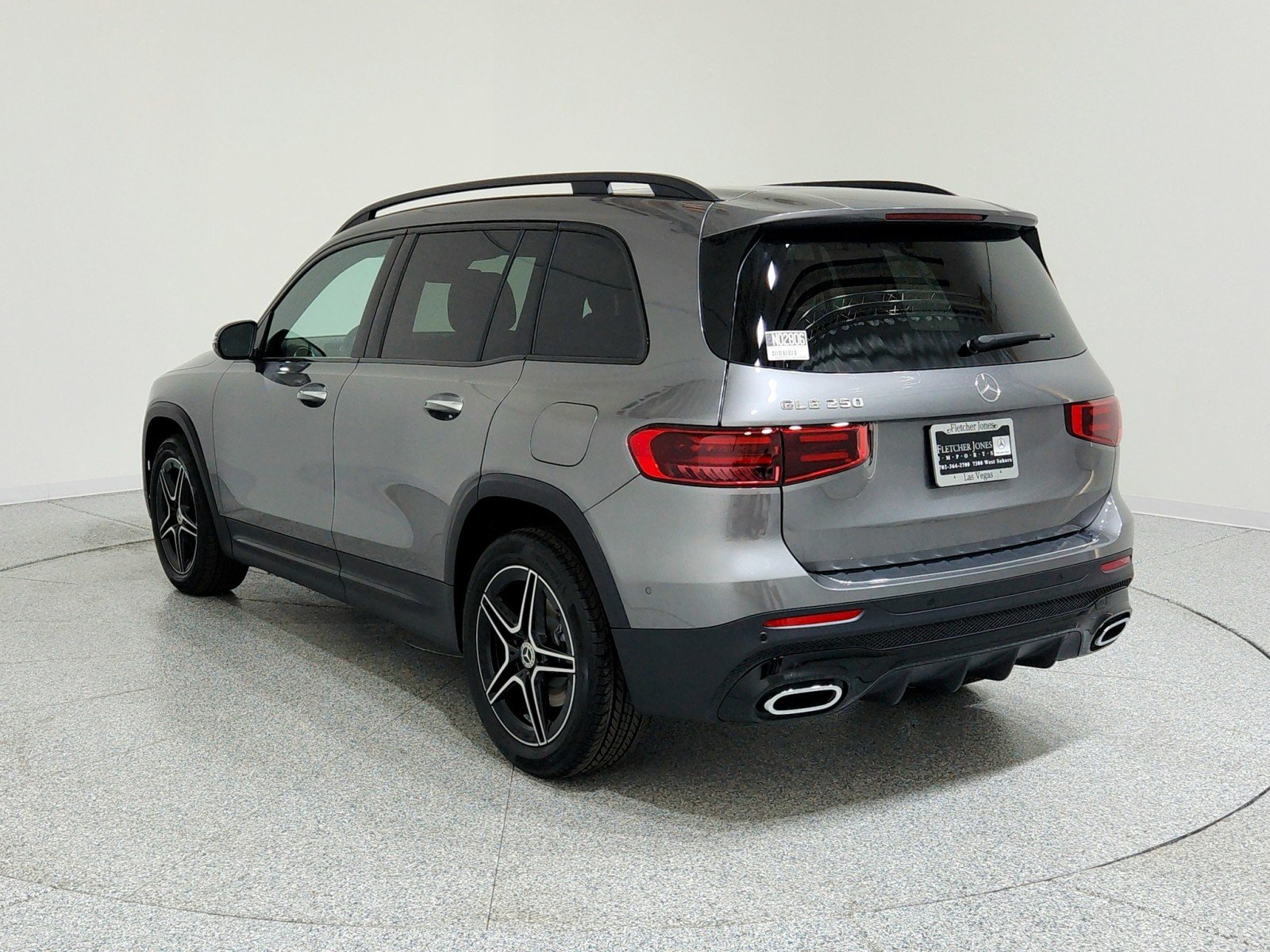 Used 2026 Mountain Grey Metallic Mercedes-Benz GLB 250 image 9