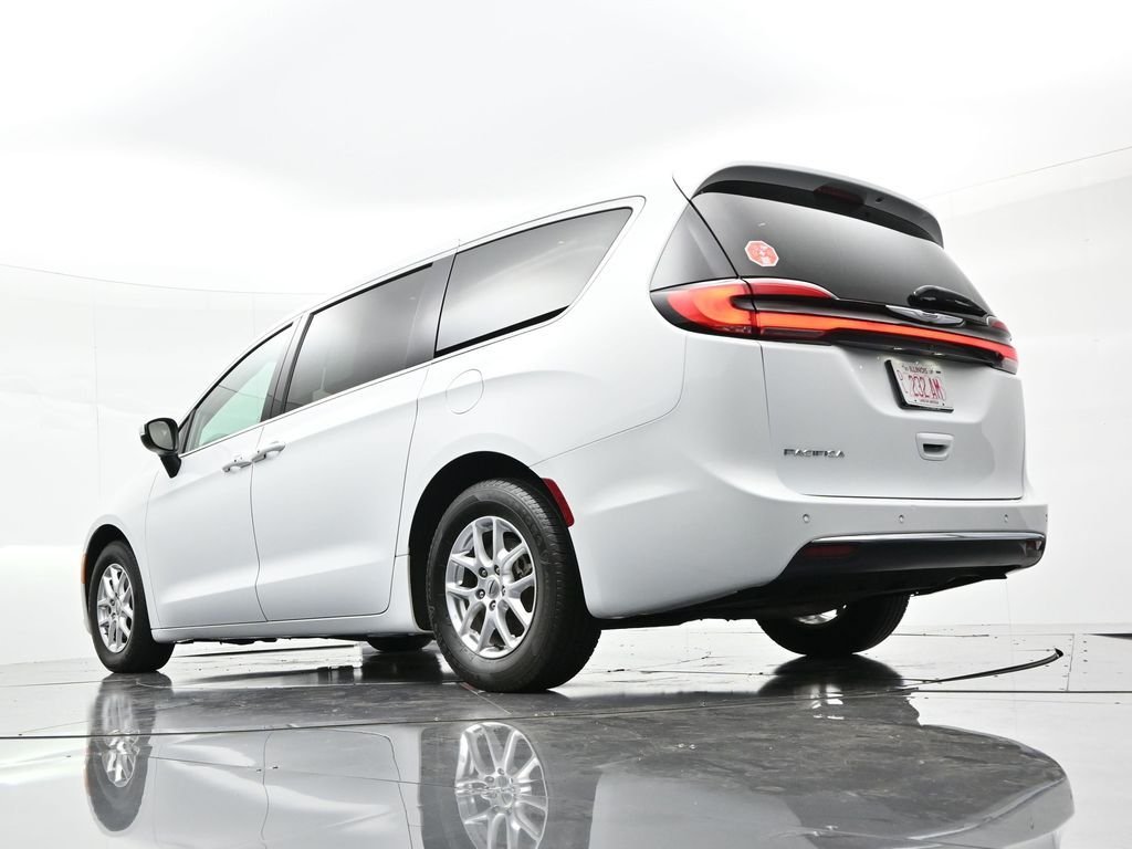 2023 Chrysler Pacifica Touring L - Photo 32