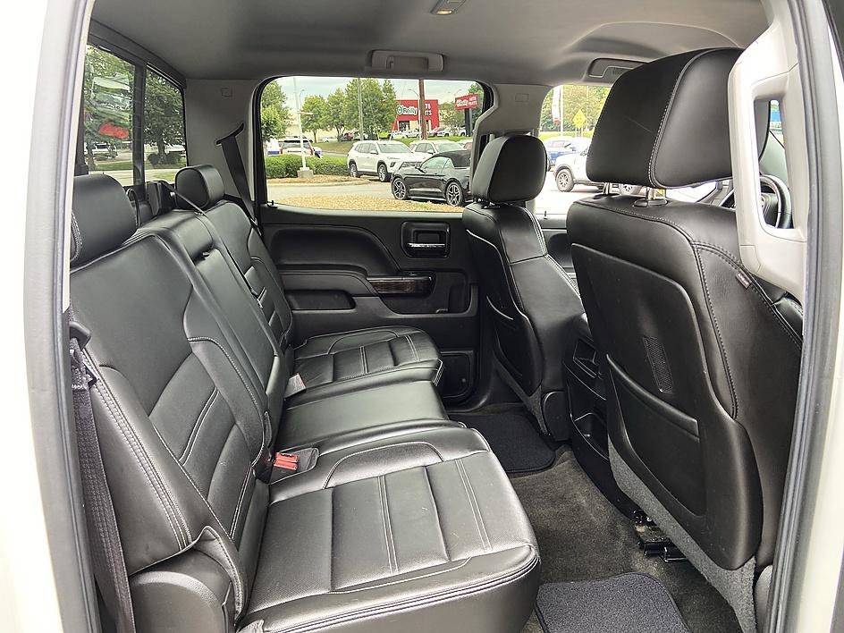 Used 2015 White Diamond Tricoat GMC Denali image 18