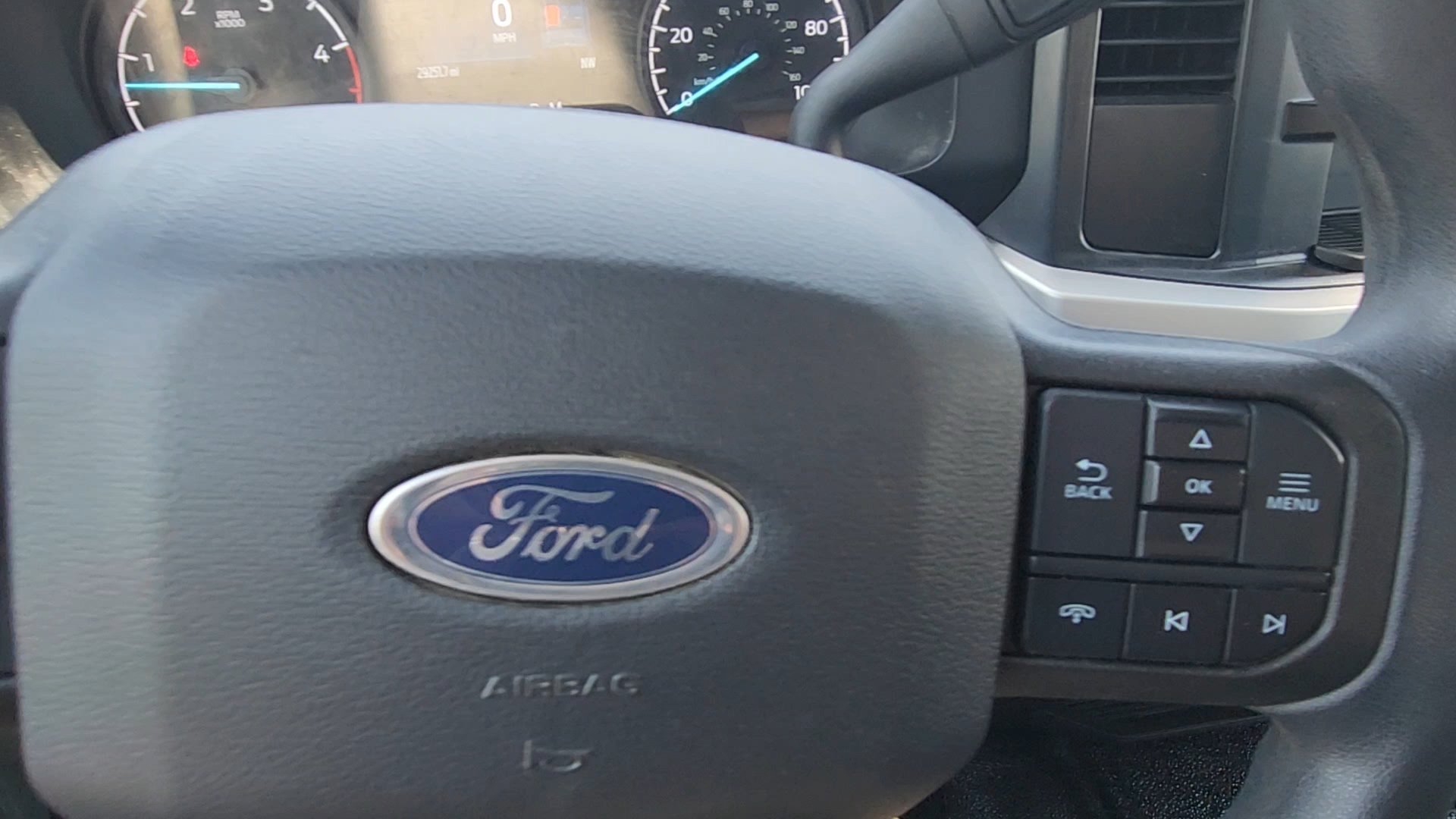 Used 2024 Oxford White Ford XL image 19