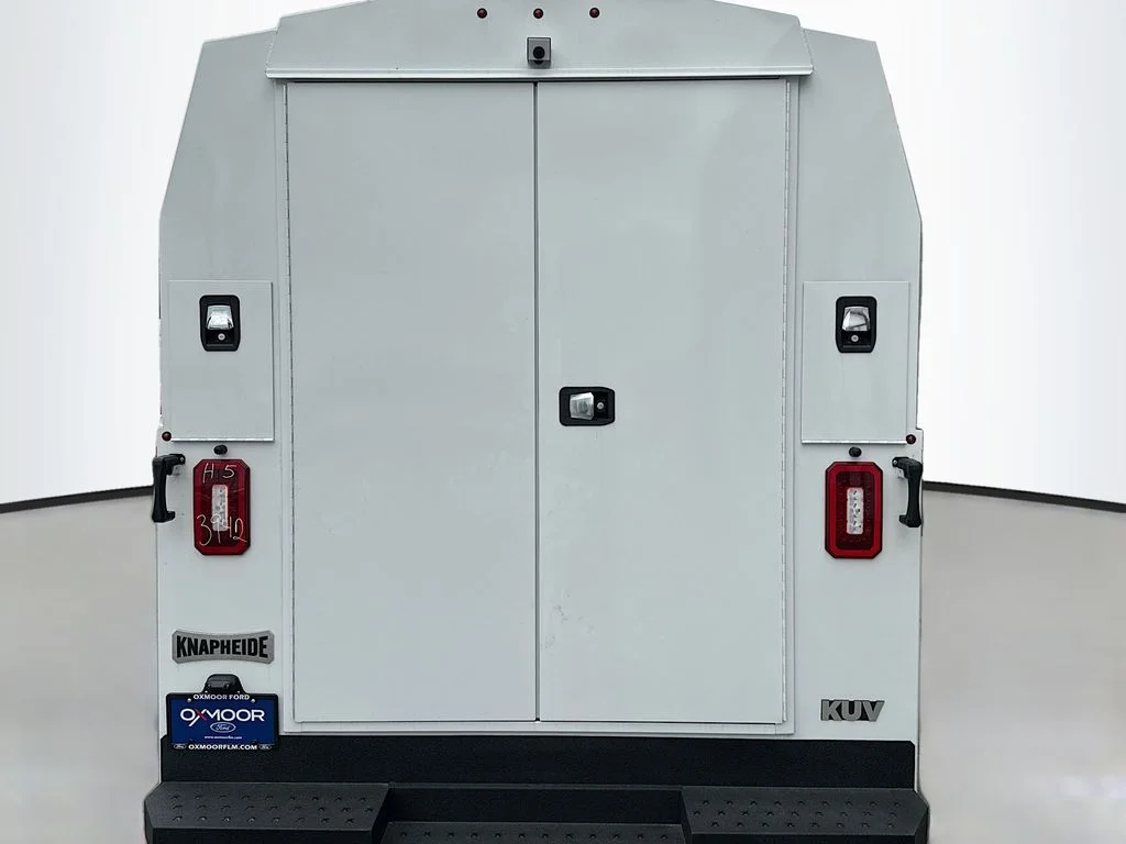 New 2026 Oxford White Ford E-350 SRW image 6