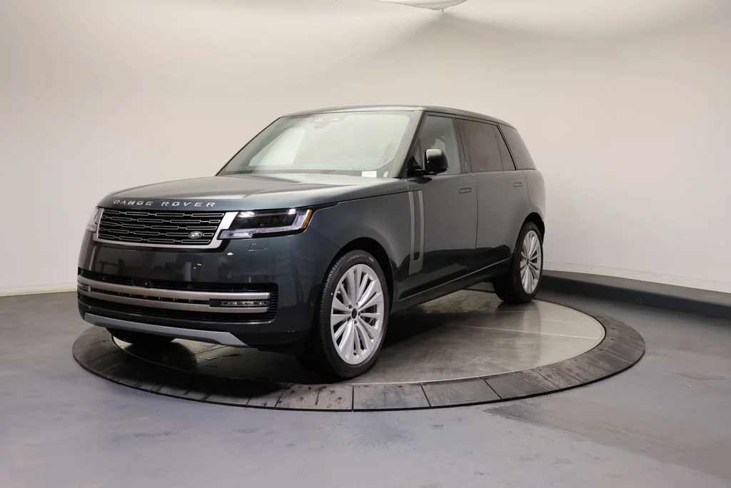 2026 Land Rover Range Rover 3.0 SE LWB 7's photo