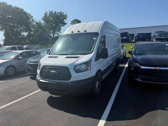 Used 2018 White Ford T350HD image 4