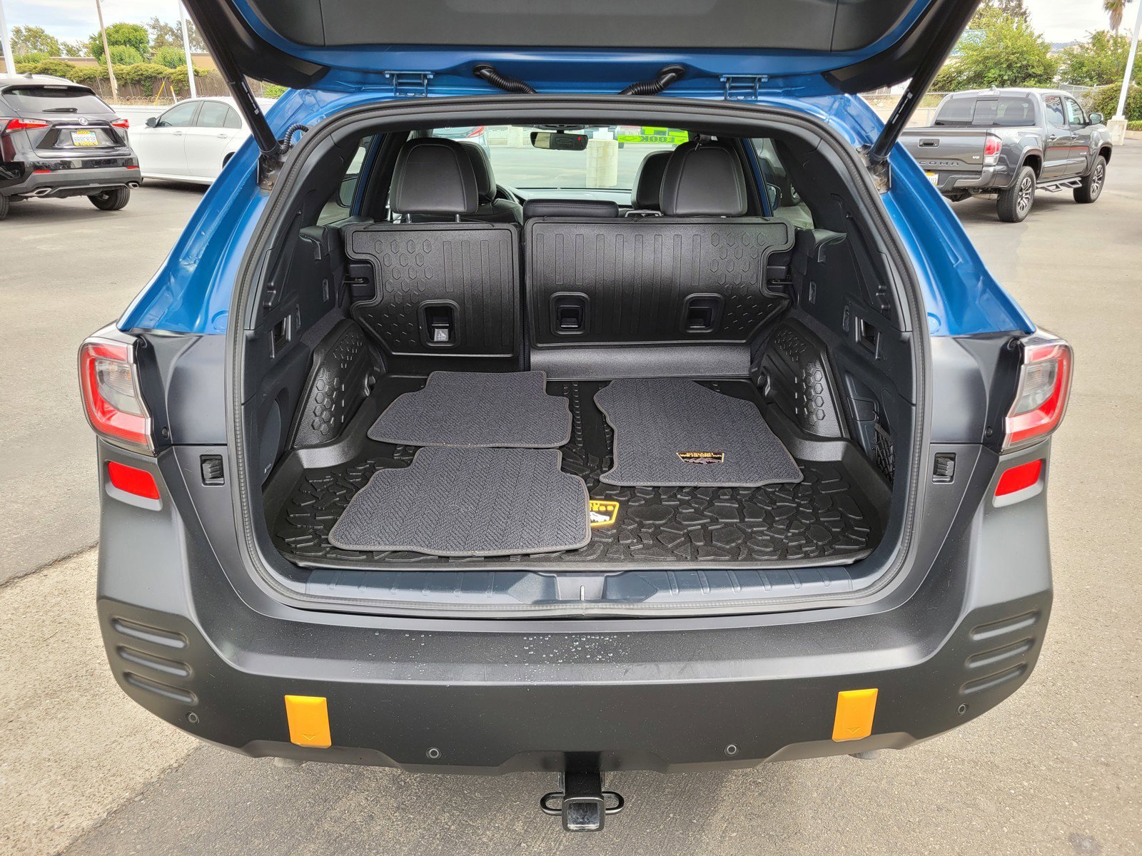 Used 2024 Geyser Blue Subaru Wilderness image 11
