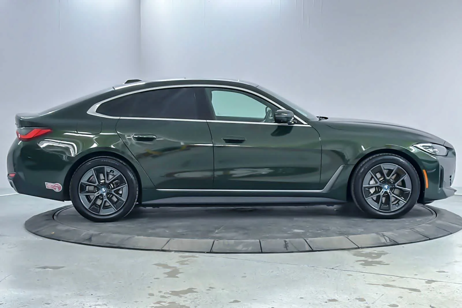 Used 2023 San Remo Green Metallic BMW eDrive35 image 8