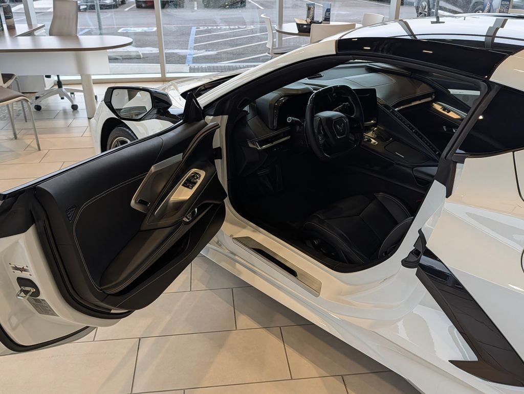 2021 Chevrolet Corvette 2LT - Photo 26