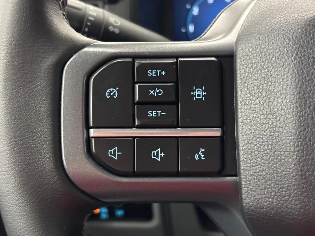Used 2025 Silver Ford XLT image 20