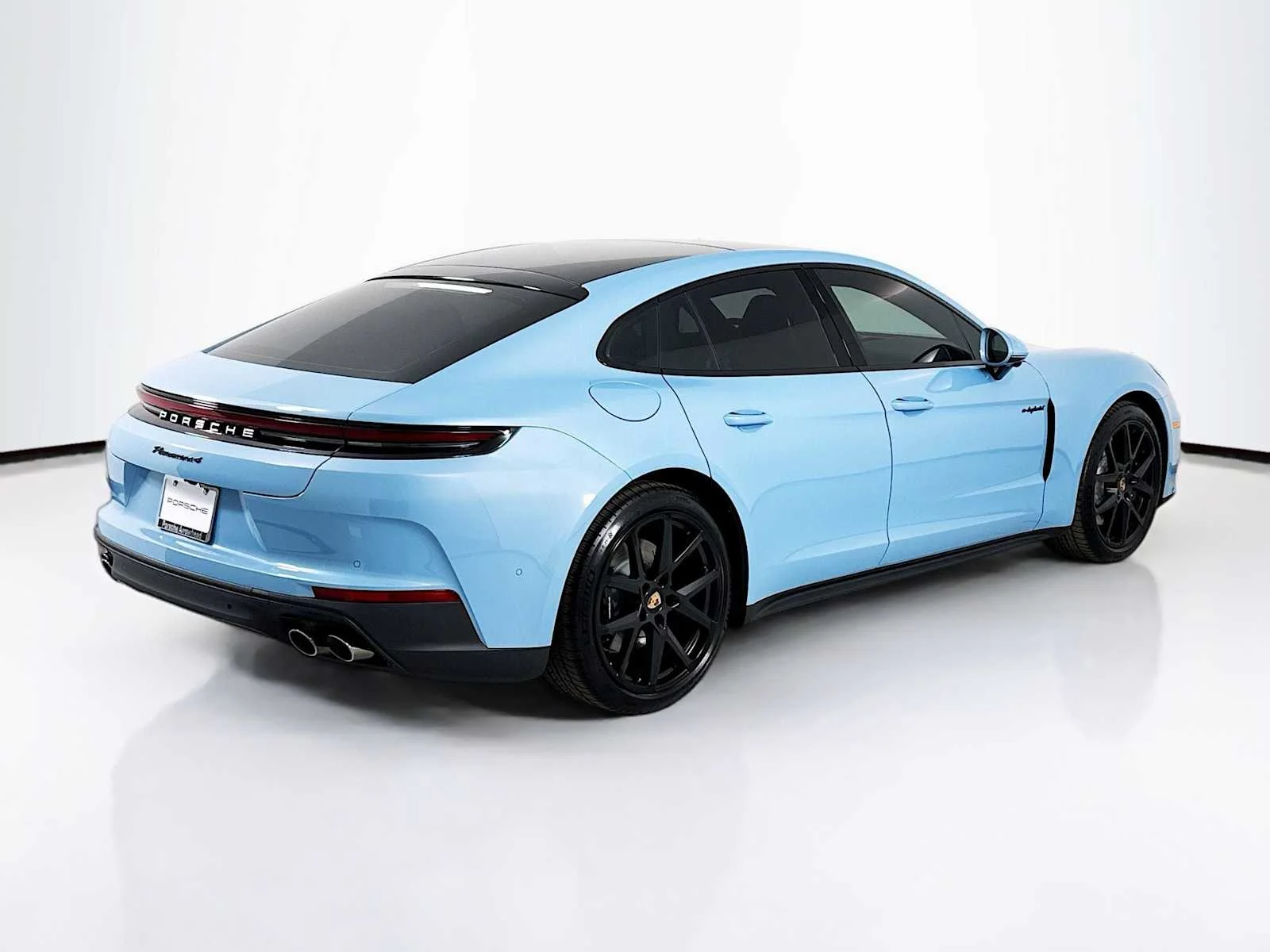2026 Porsche Panamera 4 E-Hybrid - Photo 9