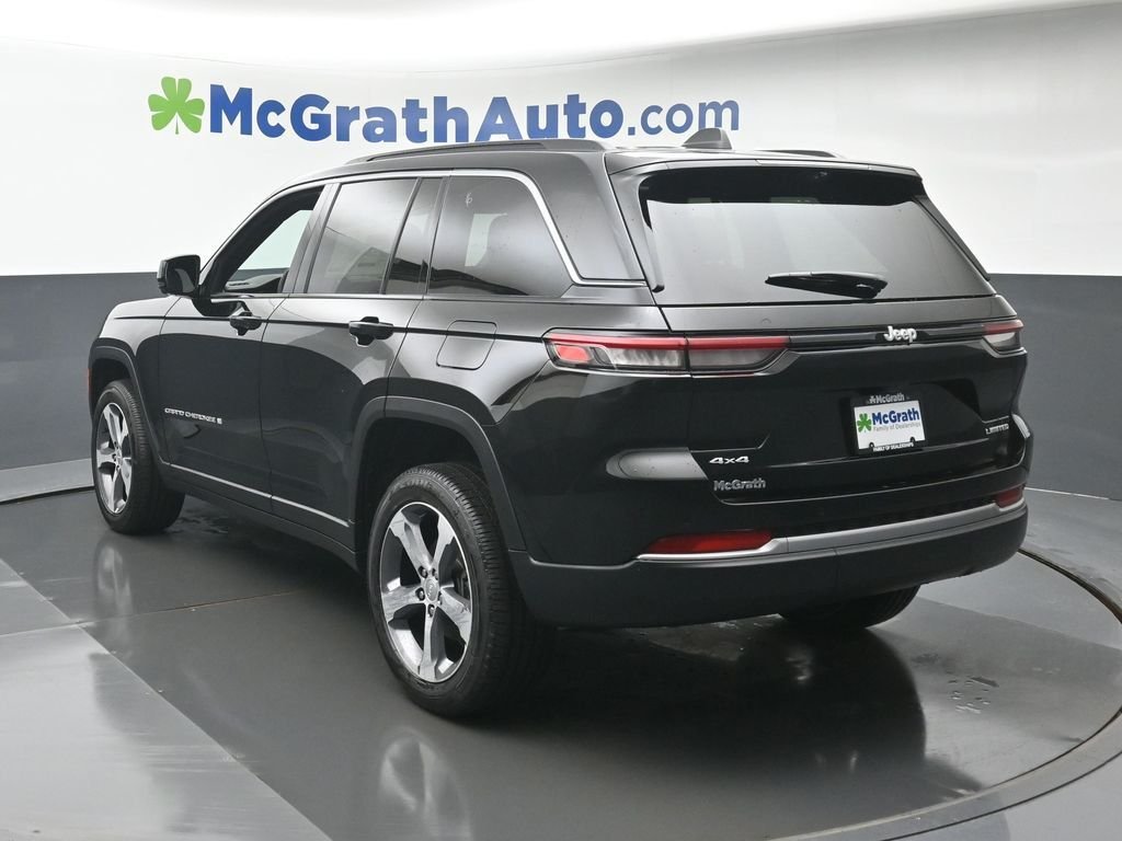 New 2026 Diamond Black Crystal Pearl-Coat Exterior Paint Jeep Limited image 33