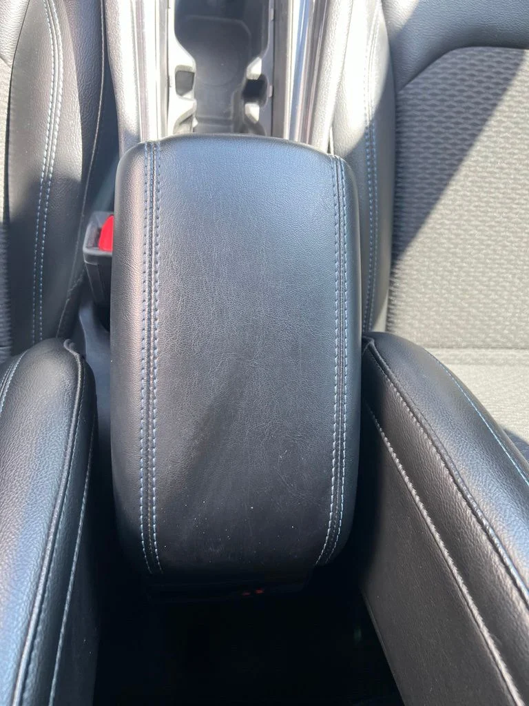 Used 2022 Granite Crystal Clearcoat Metallic Jeep Latitude image 19