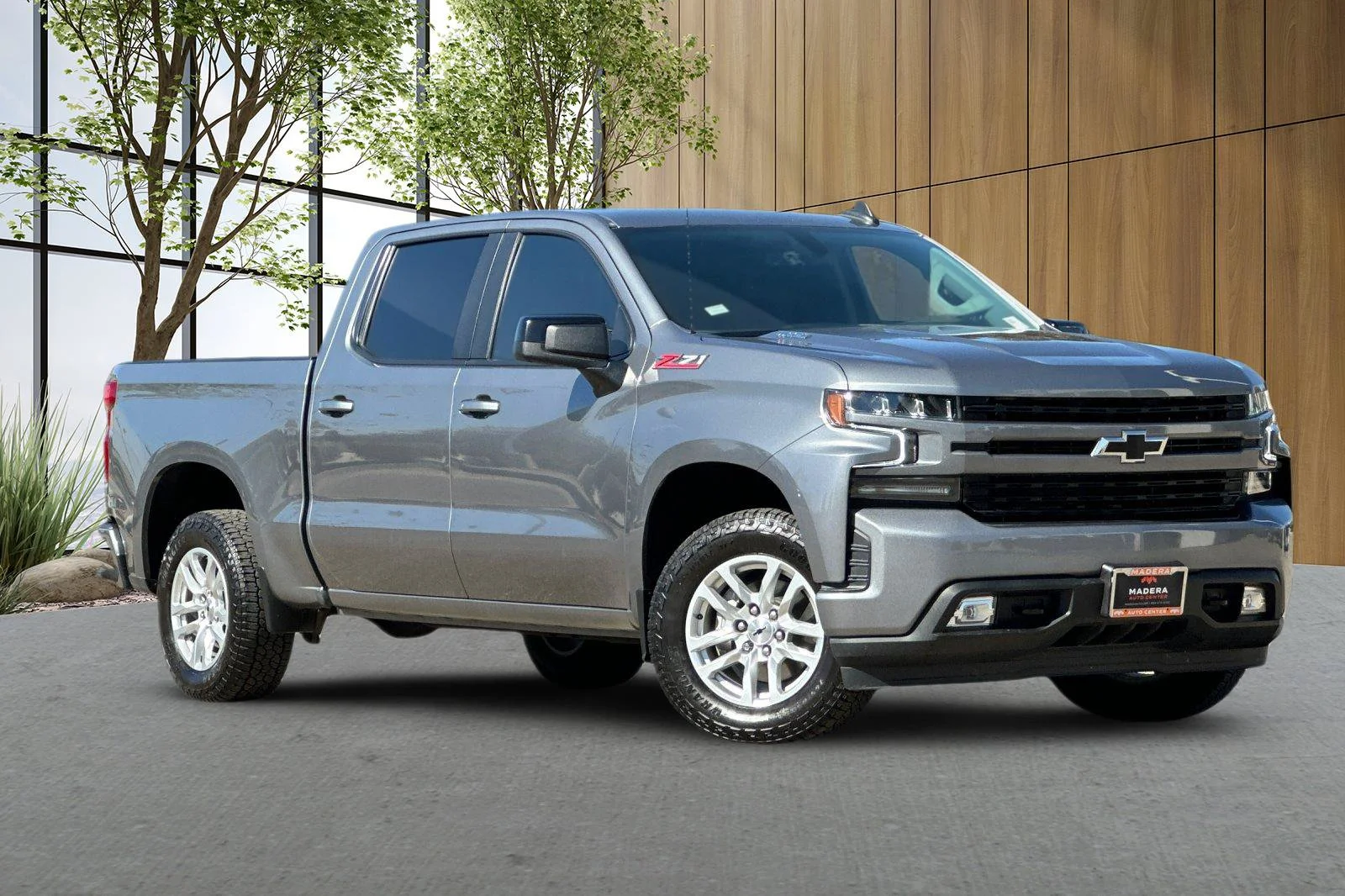 Used 2021 Gray Chevrolet RST image 1