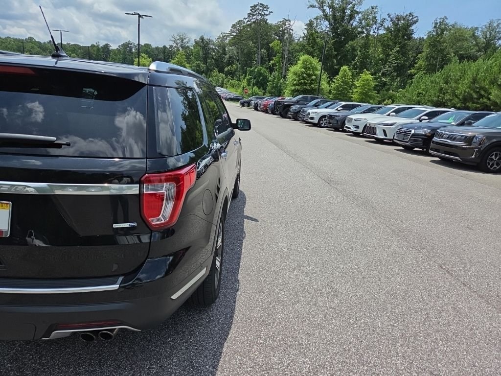 Used 2018 Shadow Black Ford Platinum image 8