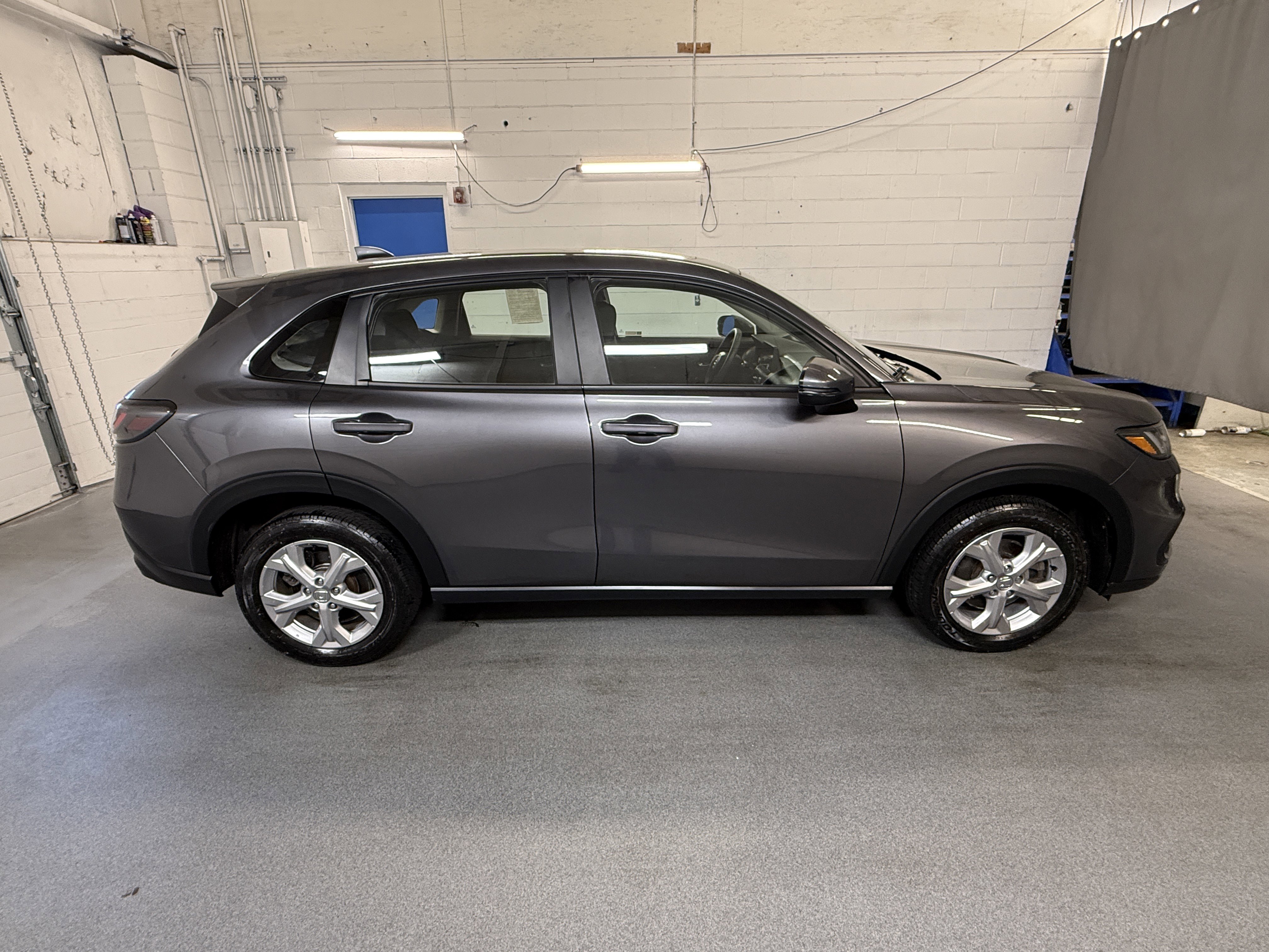 Used 2023 Modern Steel Metallic Honda LX image 10