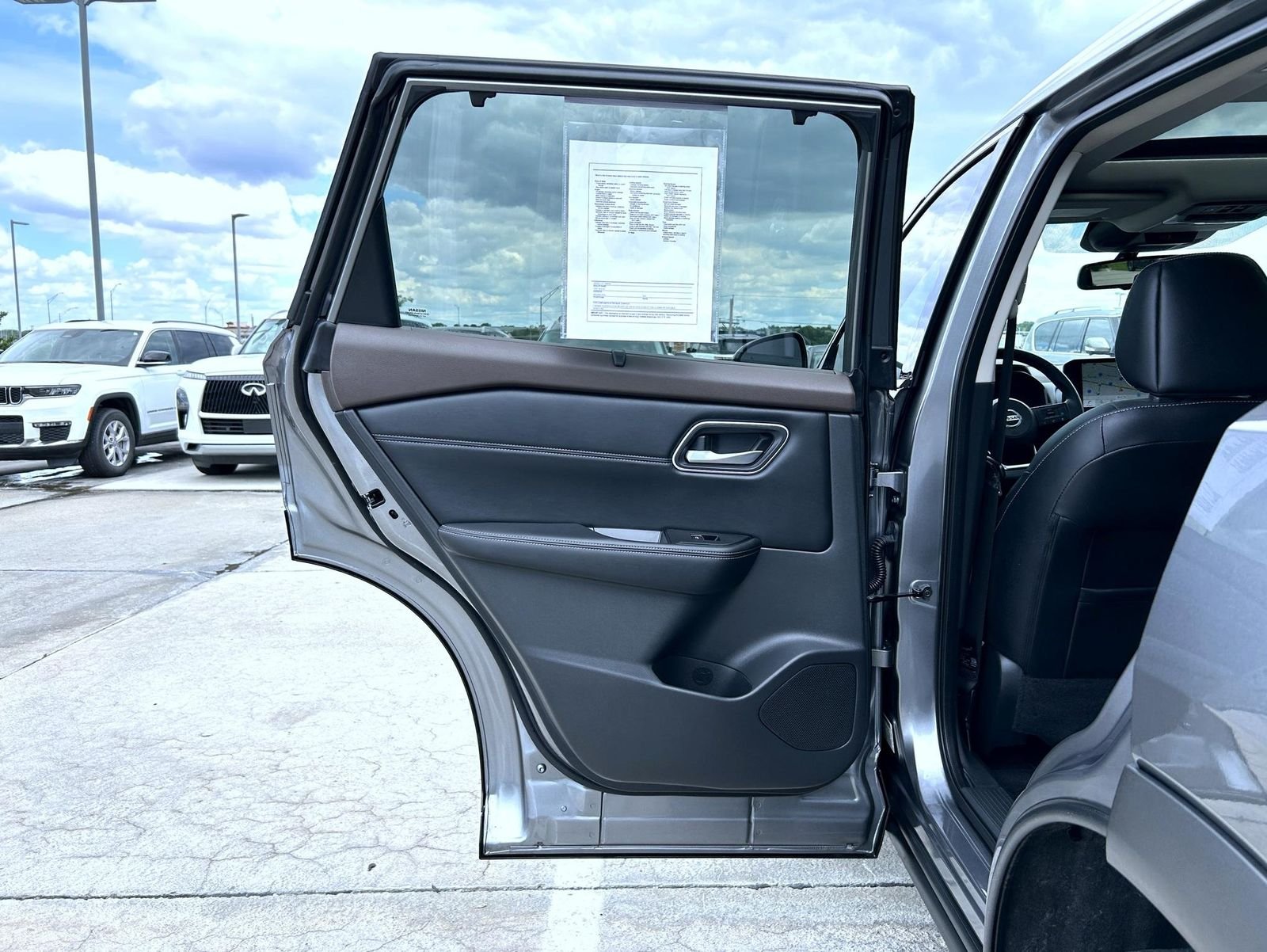 Used 2021 Gray Nissan SL image 20