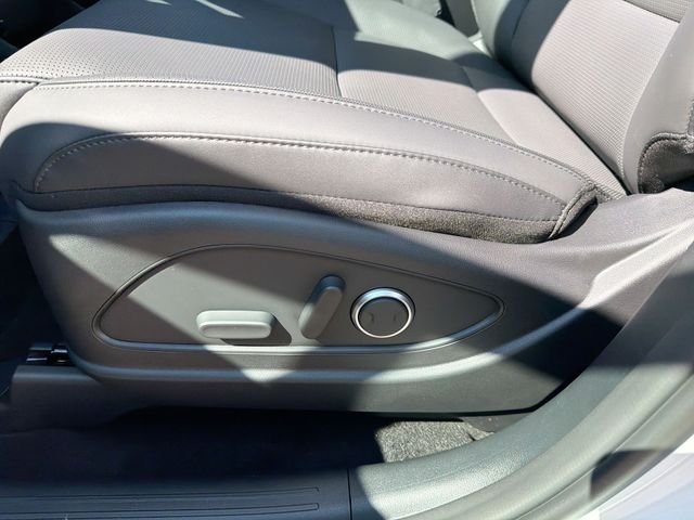 New 2026 White Hyundai SEL 7P image 44