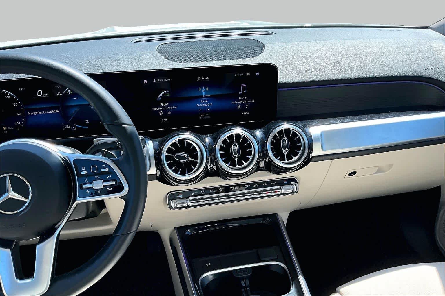 Used 2023 Polar White Mercedes-Benz GLB 250 image 7