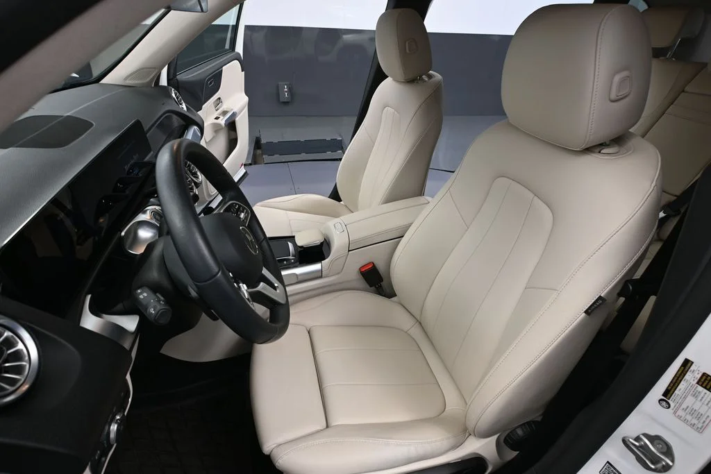 Used 2022 White Mercedes-Benz 300 image 25