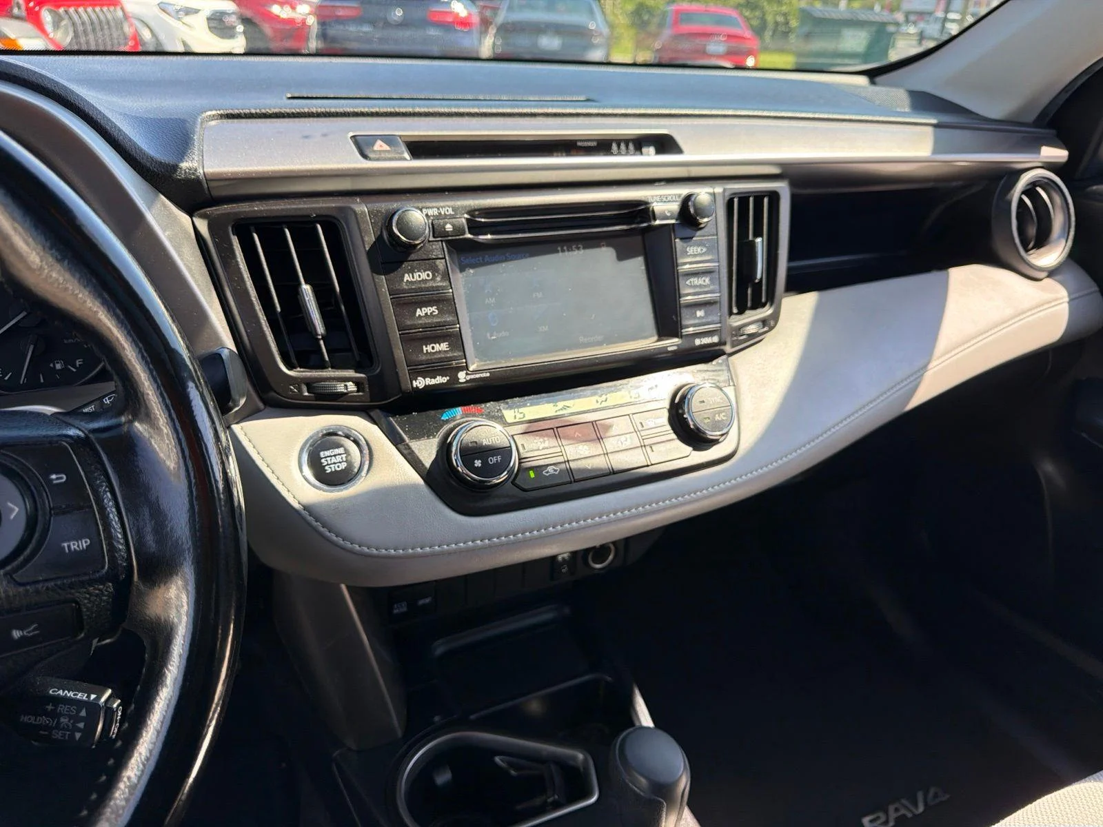 2018 Toyota RAV4 XLE - Photo 27