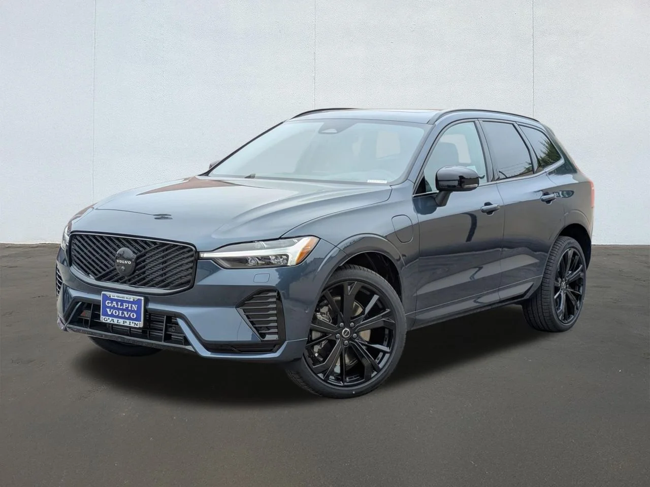 2026 Volvo XC60 T8 Ultra Black Edition Theme AWD's photo