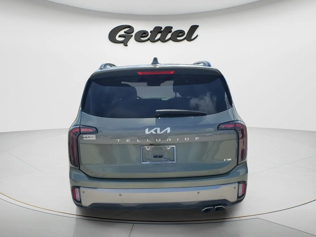 Used 2023 Green Kia EX X-Line image 4
