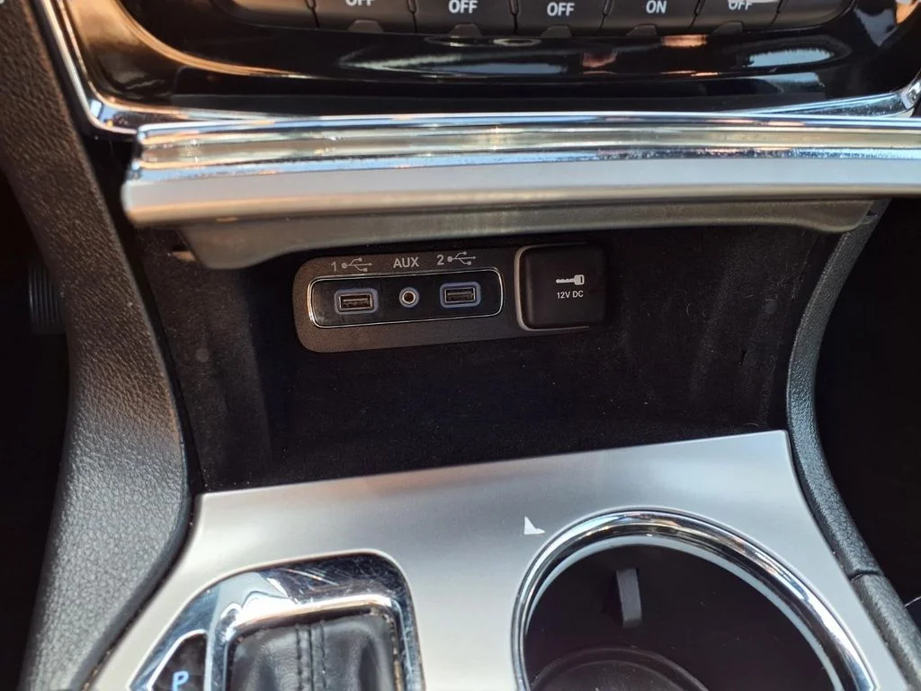 Certified Used 2021 Black Jeep Laredo X image 10