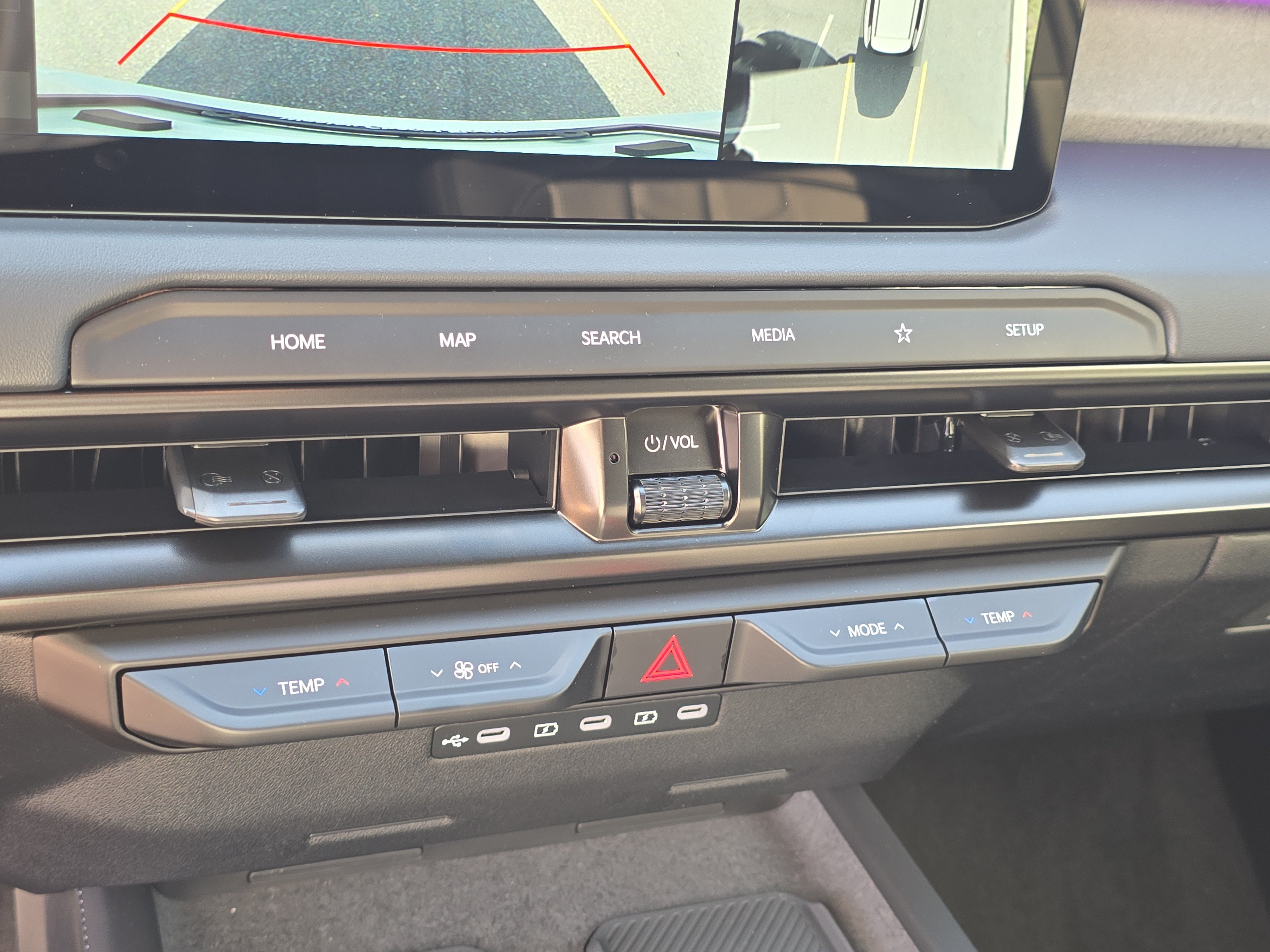 New 2027 Glacial White Pearl Kia X-LINE SX image 27