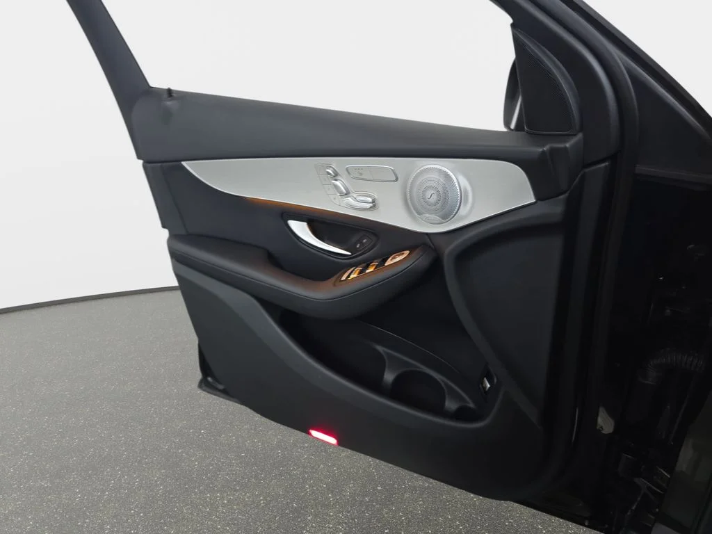 Used 2019 Black Mercedes-Benz GLC 300 image 28