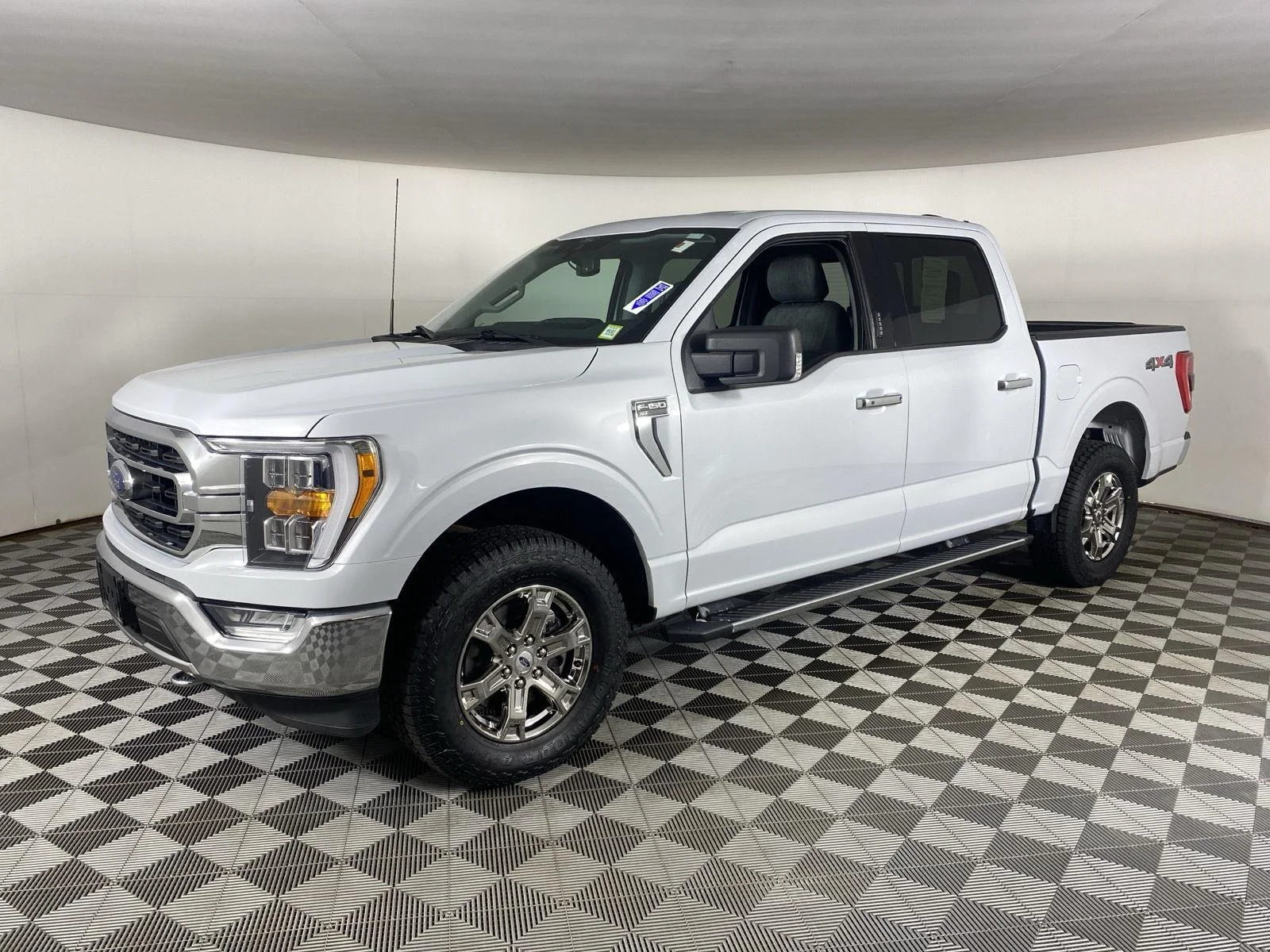 Used 2021 Space White Ford XLT image 13