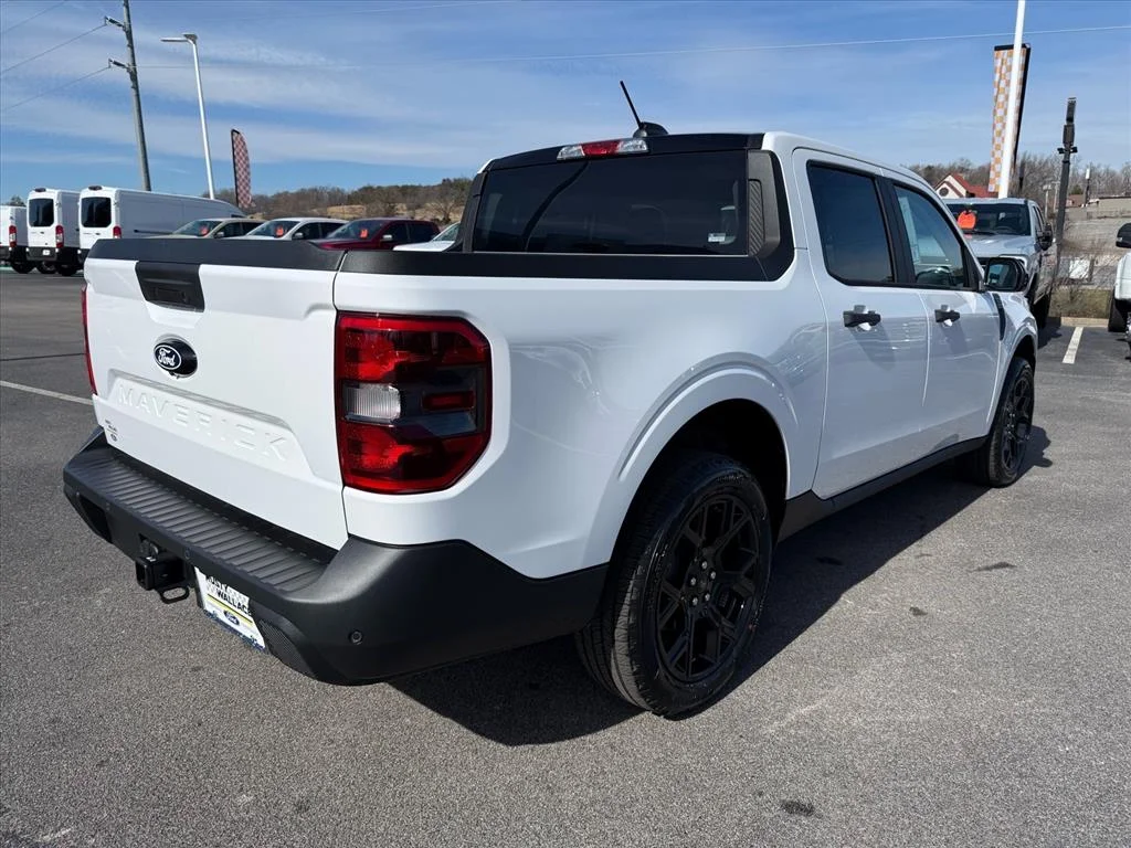 New 2026 Oxford White Ford XLT image 4