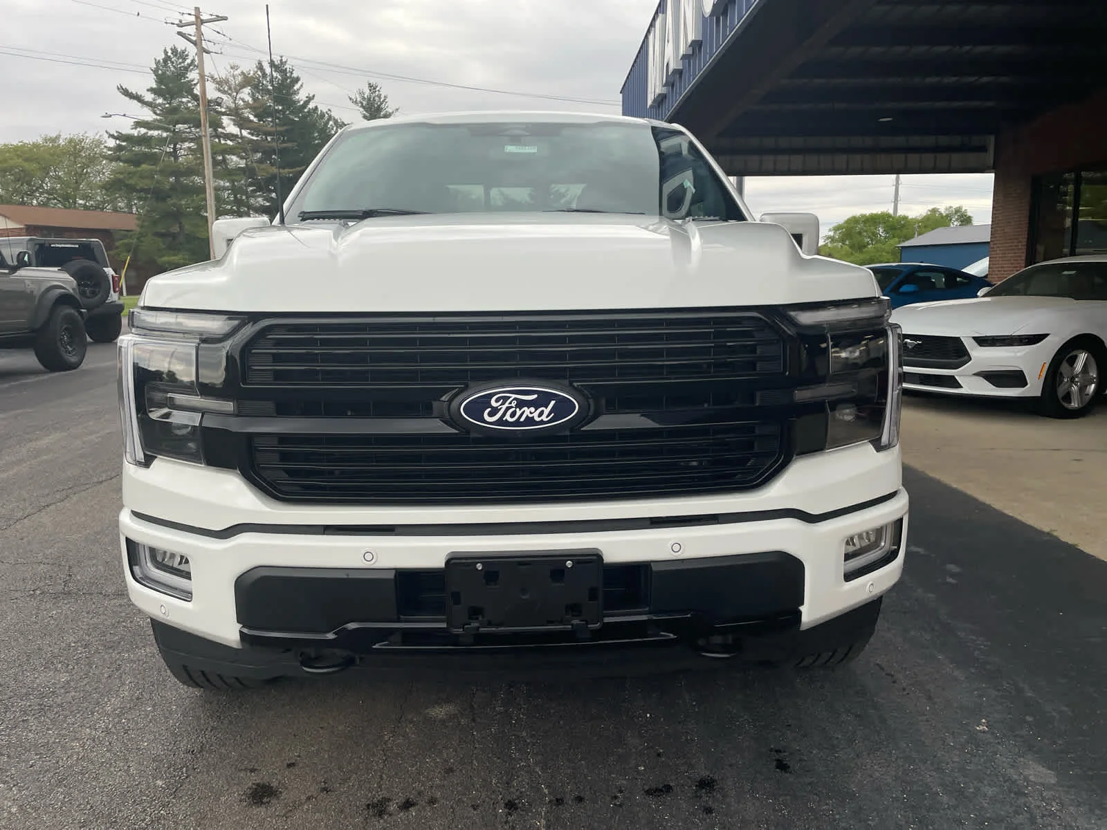 New 2026 Star White Metallic Tri-Coat Ford Platinum® image 21