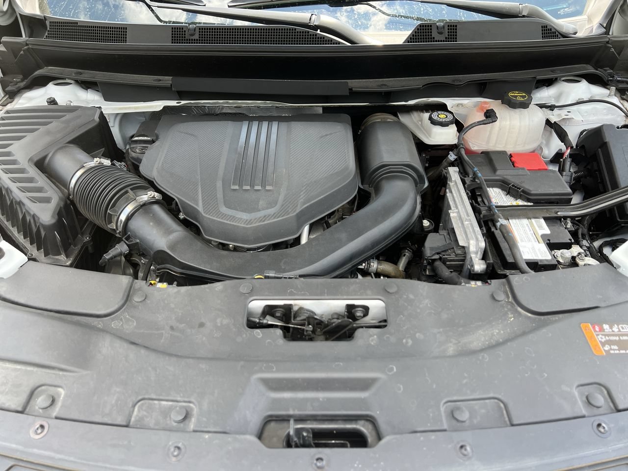 Used 2024 Summit White Chevrolet LT image 30
