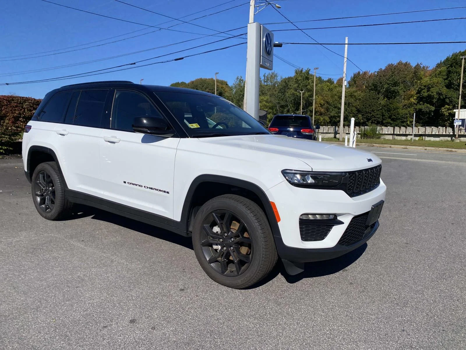 Used 2025 Bright White Clearcoat Jeep Limited 4x4 image 6