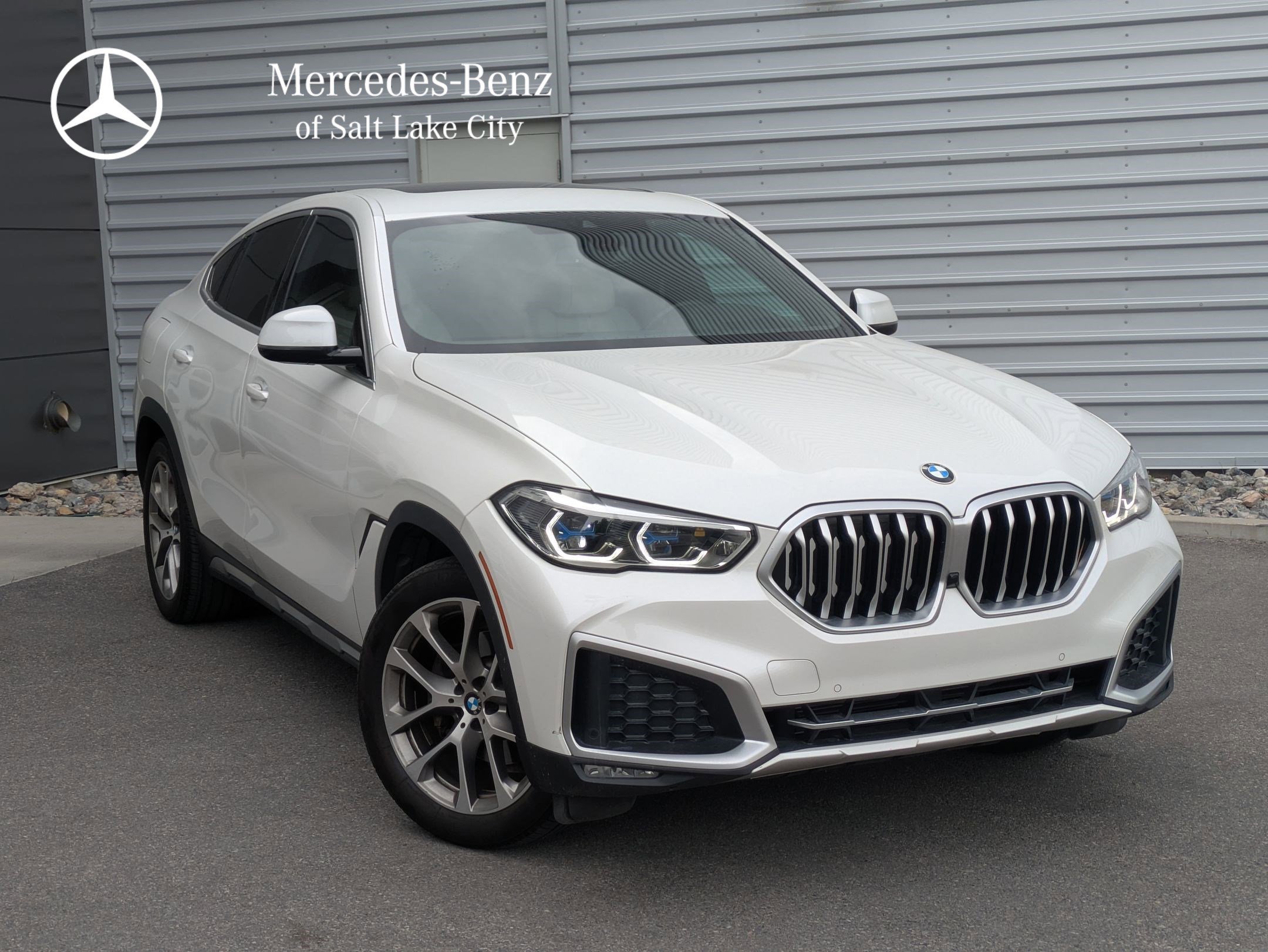 2021 BMW X6 xDrive40i's photo