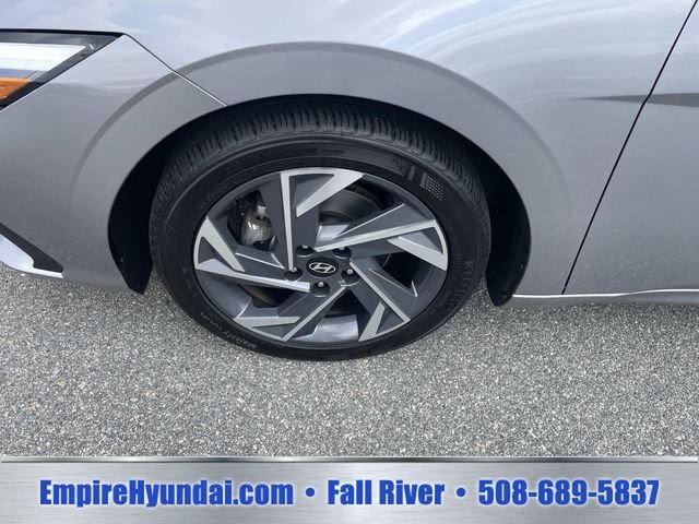 Certified Used 2025 Fluid Metal Hyundai SEL Sport image 10