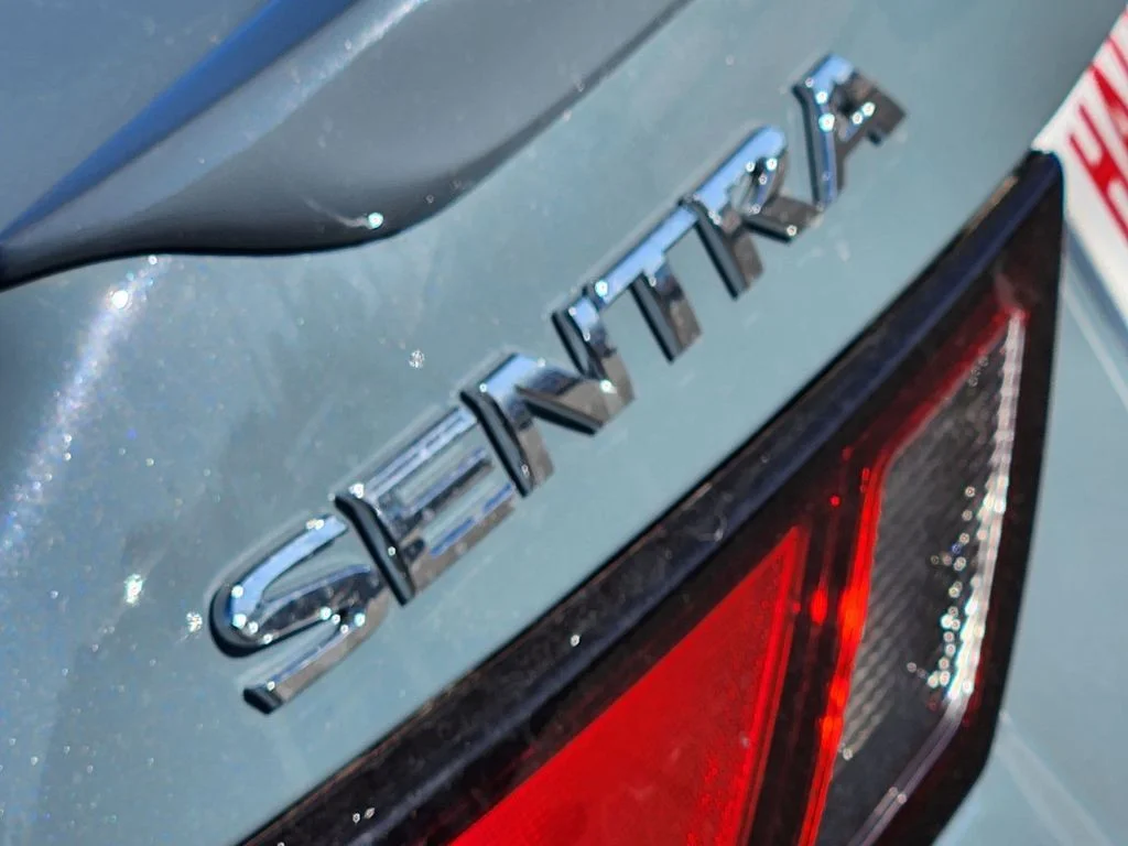 2025 Nissan Sentra SR - Photo 10