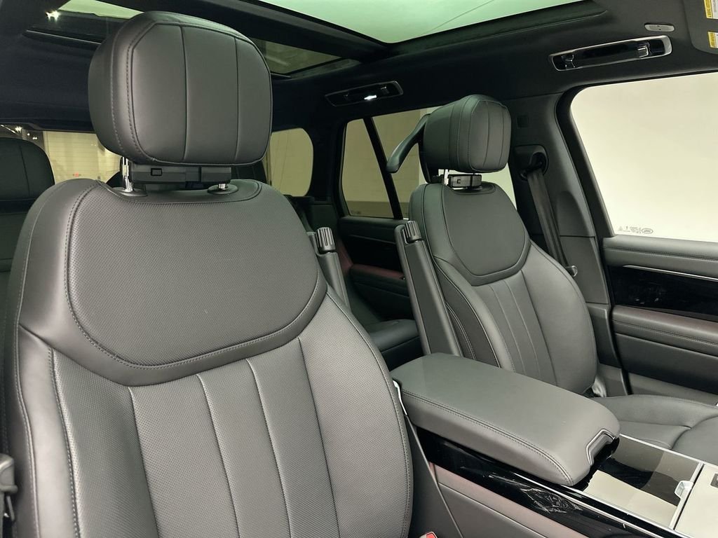 New 2026 Fuji White Land Rover SE image 14
