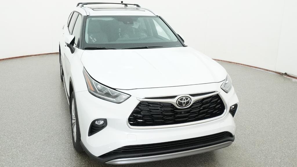 New 2026 Wind Chill Pearl Toyota Platinum image 8
