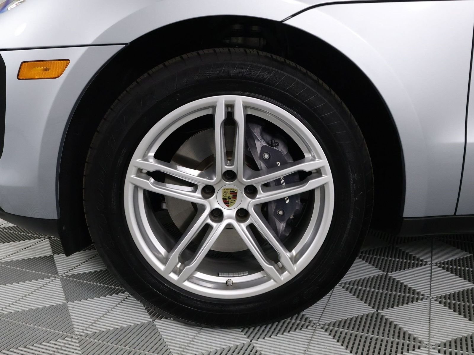 Certified Used 2026 Dolomite Silver Metallic Porsche  image 30