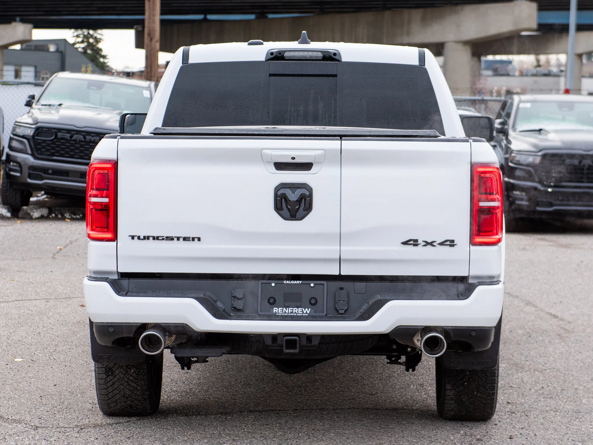 New 2026 White RAM Tungsten* Crew Cab 4x4, 540HP, RamBox, Massage Seats, Klipsch Audio image 7