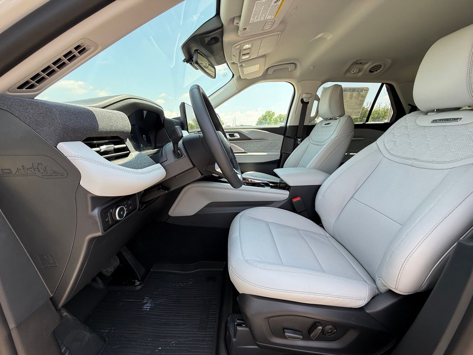 New 2026 White Metallic Ford Platinum image 8