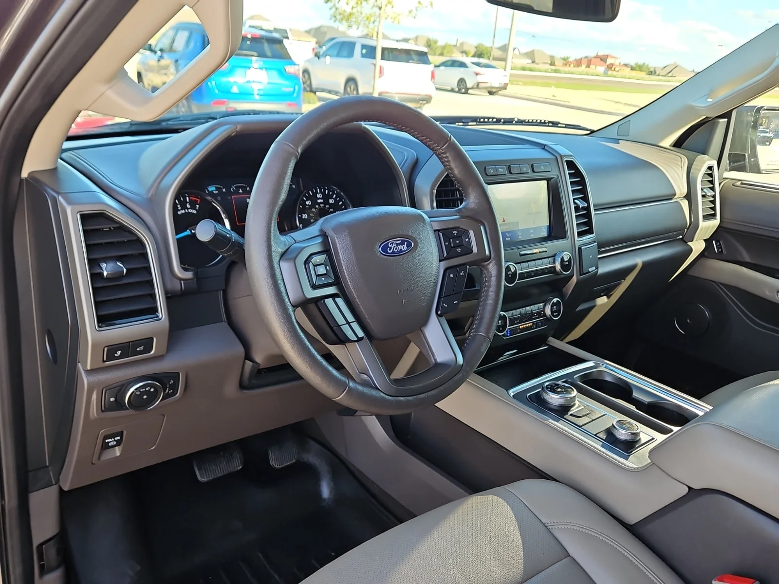 Used 2020 Magnetic Metallic - J7 Ford XLT MAX image 13