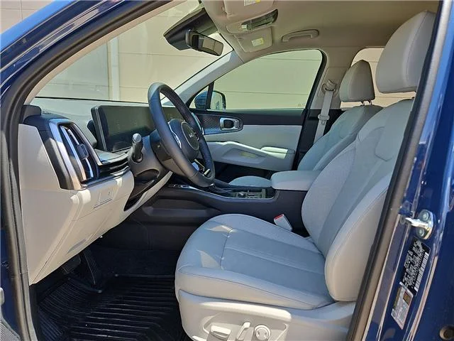 Used 2025 Midnight Lake B KIA S All-Wheel Drive image 11
