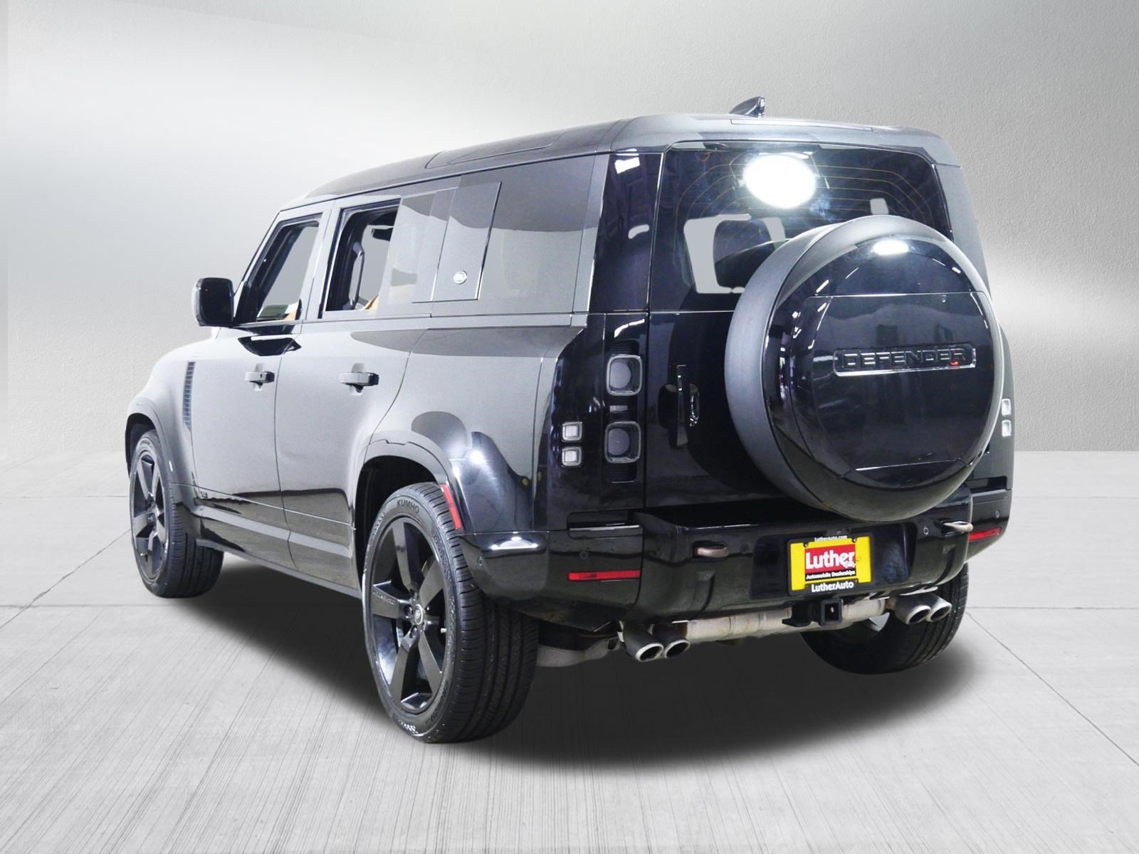 Certified Used 2023 Santorini Black Metallic Land Rover V8 image 5