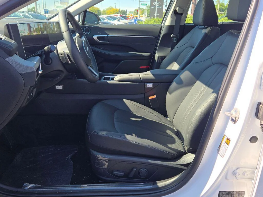 2025 Hyundai Sonata Hybrid Limited - Photo 22