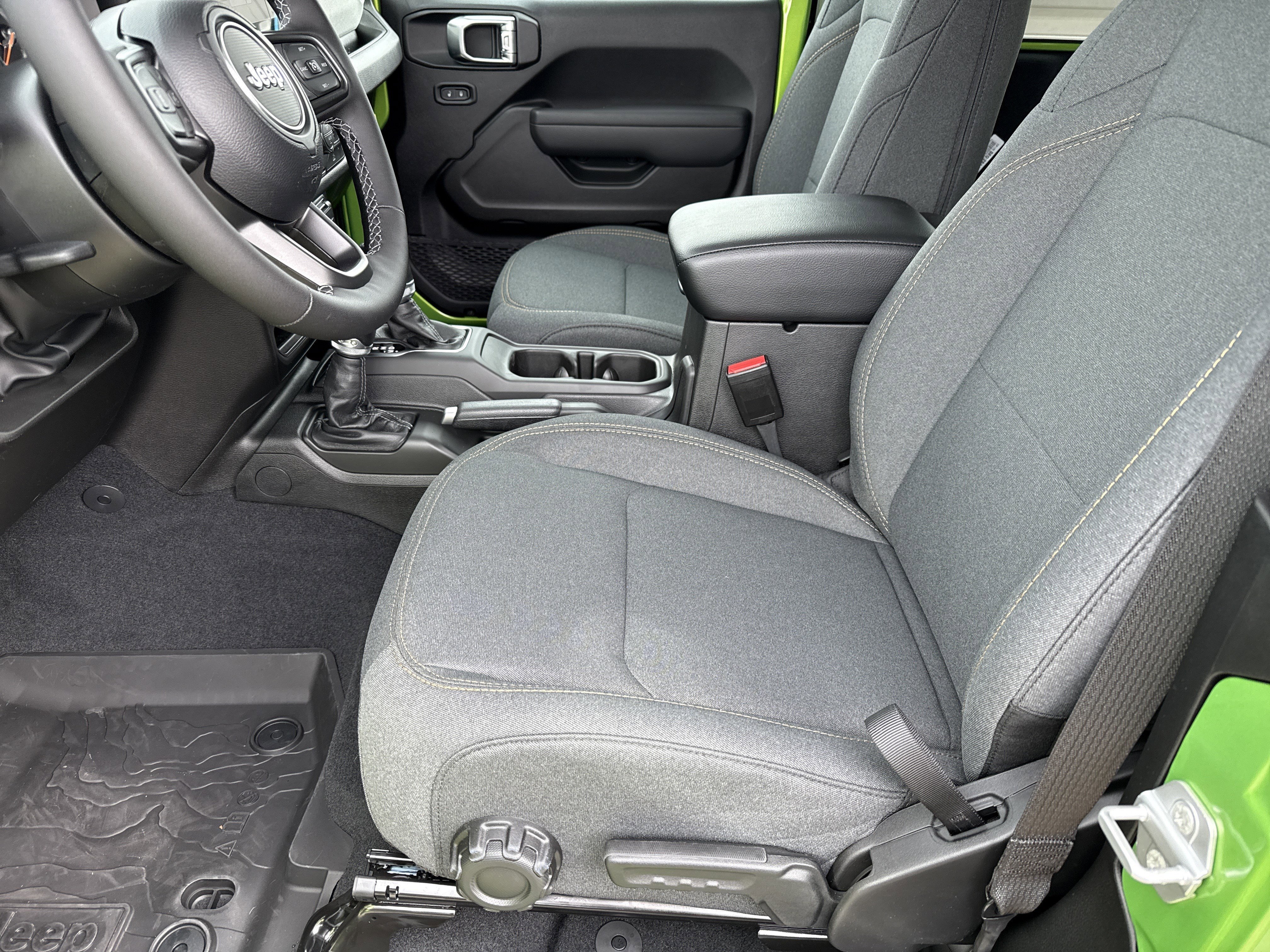 New 2026 Mojito Clearcoat Jeep Sport S image 9